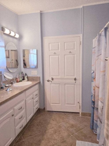 283 Lake Dr, Nokmis, Florida 34275, 3 Bedrooms Bedrooms, ,2 BathroomsBathrooms,Mobile/manufactured,For Sale,Lake Dr,11504355