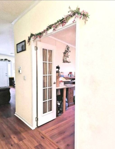 283 Lake Dr, Nokmis, Florida 34275, 3 Bedrooms Bedrooms, ,2 BathroomsBathrooms,Mobile/manufactured,For Sale,Lake Dr,11504355