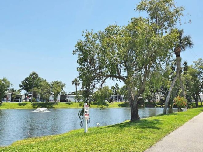 283 Lake Dr, Nokmis, Florida 34275, 3 Bedrooms Bedrooms, ,2 BathroomsBathrooms,Mobile/manufactured,For Sale,Lake Dr,11504355