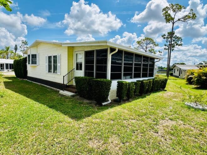 9903 Tamarron Ct., NORTH FORT MYERS, Florida 33903, 2 Bedrooms Bedrooms, ,2 BathroomsBathrooms,Mobile/manufactured,For Sale,Tamarron Ct.,11509914
