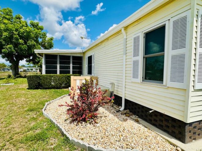 9903 Tamarron Ct., NORTH FORT MYERS, Florida 33903, 2 Bedrooms Bedrooms, ,2 BathroomsBathrooms,Mobile/manufactured,For Sale,Tamarron Ct.,11509914