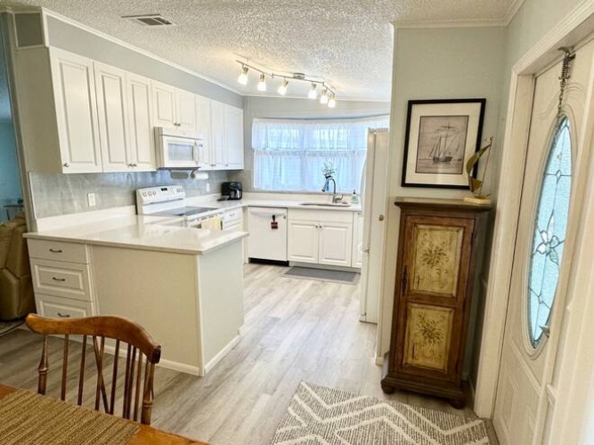9903 Tamarron Ct., NORTH FORT MYERS, Florida 33903, 2 Bedrooms Bedrooms, ,2 BathroomsBathrooms,Mobile/manufactured,For Sale,Tamarron Ct.,11509914