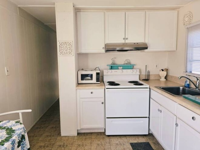 8705 South Tamiami Tr Lot 97 4th St, Sarasota, Florida 34238, 1 Bedroom Bedrooms, ,1 BathroomBathrooms,Mobile/manufactured,For Sale,South Tamiami Tr Lot 97 4th St,11400058