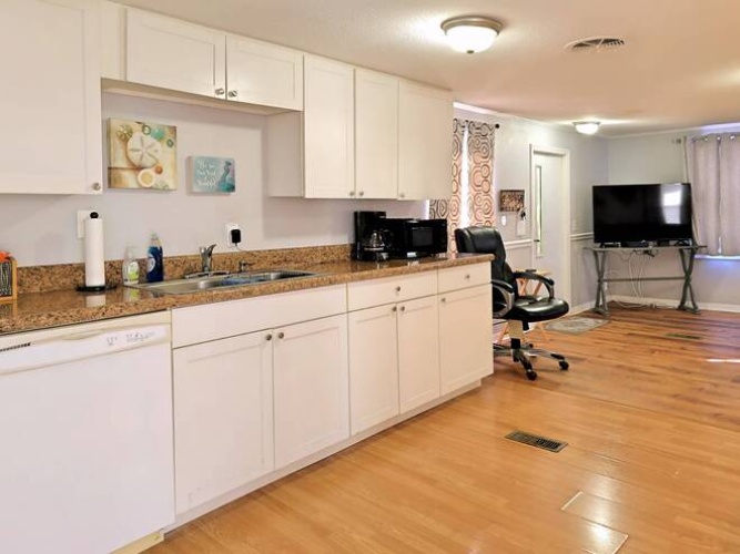 171 4th St West, Nokomis, Florida 34275, 2 Bedrooms Bedrooms, ,1 BathroomBathrooms,Mobile/manufactured,For Sale,4th St West,11514525