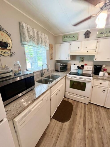 19112 Innisbrook Ct., North Fort Myers, Florida 33903, 2 Bedrooms Bedrooms, ,1 BathroomBathrooms,Mobile/manufactured,For Sale,Innisbrook Ct.,11516859