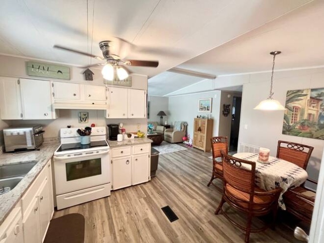 19112 Innisbrook Ct., North Fort Myers, Florida 33903, 2 Bedrooms Bedrooms, ,1 BathroomBathrooms,Mobile/manufactured,For Sale,Innisbrook Ct.,11516859