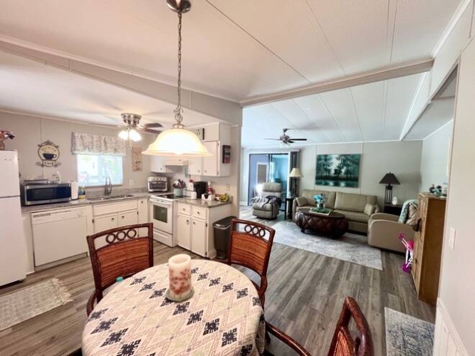 19112 Innisbrook Ct., North Fort Myers, Florida 33903, 2 Bedrooms Bedrooms, ,1 BathroomBathrooms,Mobile/manufactured,For Sale,Innisbrook Ct.,11516859