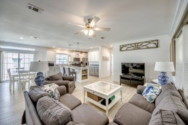 39 Falla Ct., Fort Myers, Florida 33908, 3 Bedrooms Bedrooms, 8 Rooms Rooms,2 BathroomsBathrooms,Mobile/manufactured,For Sale,Falla Ct.,11521779