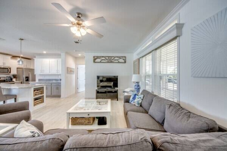 39 Falla Ct., Fort Myers, Florida 33908, 3 Bedrooms Bedrooms, 8 Rooms Rooms,2 BathroomsBathrooms,Mobile/manufactured,For Sale,Falla Ct.,11521779