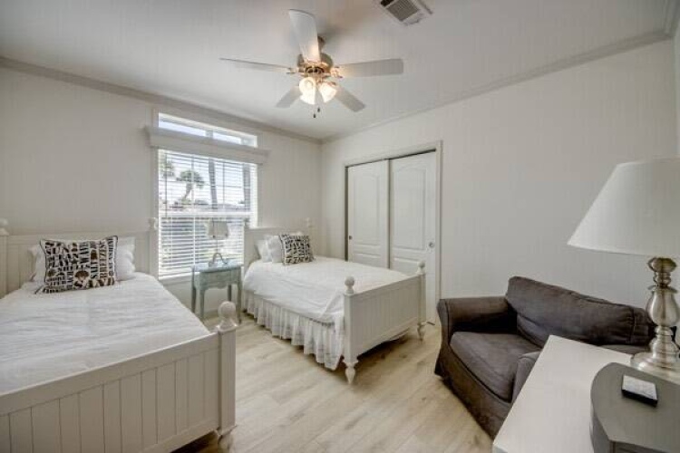 39 Falla Ct., Fort Myers, Florida 33908, 3 Bedrooms Bedrooms, 8 Rooms Rooms,2 BathroomsBathrooms,Mobile/manufactured,For Sale,Falla Ct.,11521779