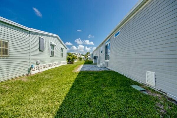 39 Falla Ct., Fort Myers, Florida 33908, 3 Bedrooms Bedrooms, 8 Rooms Rooms,2 BathroomsBathrooms,Mobile/manufactured,For Sale,Falla Ct.,11521779