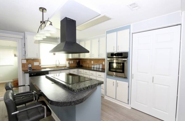 5714 Seven Oaks Dr, Sarasota, Florida 34241, 2 Bedrooms Bedrooms, ,2 BathroomsBathrooms,Mobile/manufactured,For Sale,Seven Oaks Dr,11528281