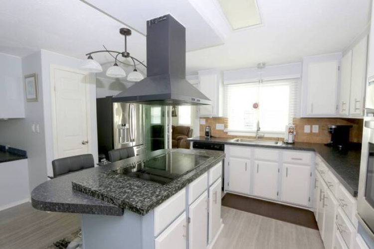 5714 Seven Oaks Dr, Sarasota, Florida 34241, 2 Bedrooms Bedrooms, ,2 BathroomsBathrooms,Mobile/manufactured,For Sale,Seven Oaks Dr,11528281