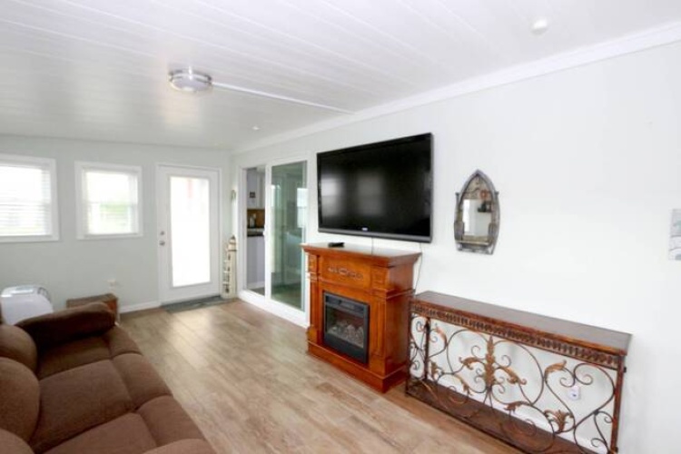 5714 Seven Oaks Dr, Sarasota, Florida 34241, 2 Bedrooms Bedrooms, ,2 BathroomsBathrooms,Mobile/manufactured,For Sale,Seven Oaks Dr,11528281