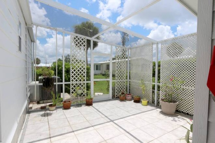 5403 Yarmouth Ln, Sarasota, Florida 34233, 2 Bedrooms Bedrooms, ,2 BathroomsBathrooms,Mobile/manufactured,For Sale,Yarmouth Ln,11529767