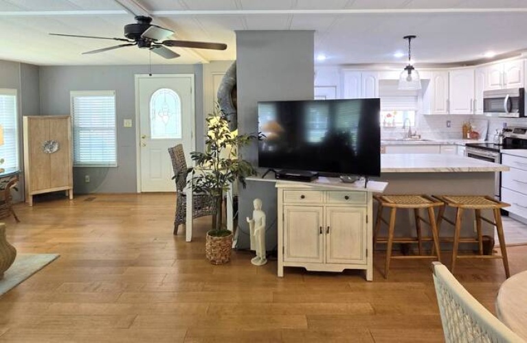 170 Sanibel St, Nokomis, Florida 34275, 2 Bedrooms Bedrooms, ,2 BathroomsBathrooms,Mobile/manufactured,For Sale,Sanibel St,11530265