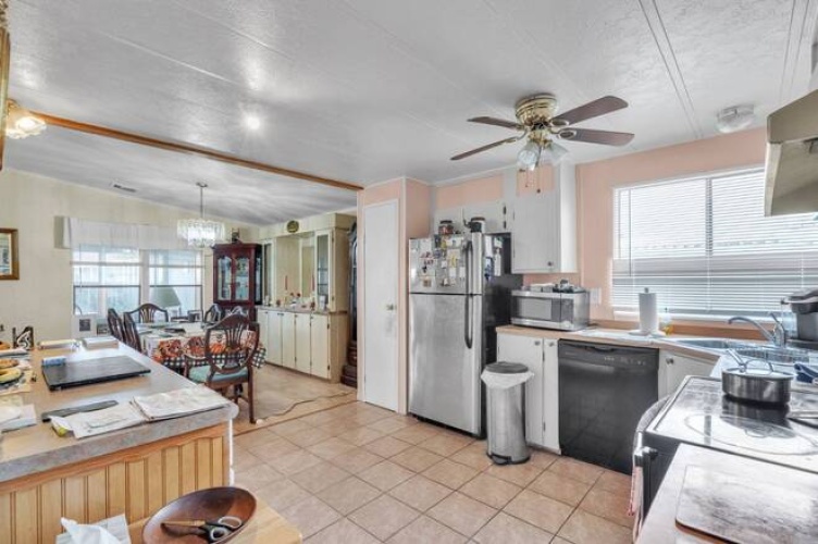 5699 Camelford Dr, Sarasota, Florida 34233, 2 Bedrooms Bedrooms, ,2 BathroomsBathrooms,Mobile/manufactured,For Sale,Camelford Dr,11530314