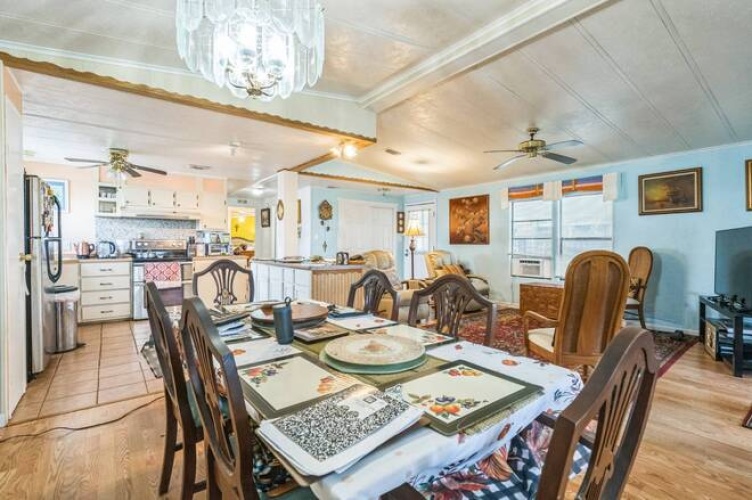 5699 Camelford Dr, Sarasota, Florida 34233, 2 Bedrooms Bedrooms, ,2 BathroomsBathrooms,Mobile/manufactured,For Sale,Camelford Dr,11530314