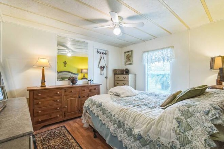 5699 Camelford Dr, Sarasota, Florida 34233, 2 Bedrooms Bedrooms, ,2 BathroomsBathrooms,Mobile/manufactured,For Sale,Camelford Dr,11530314