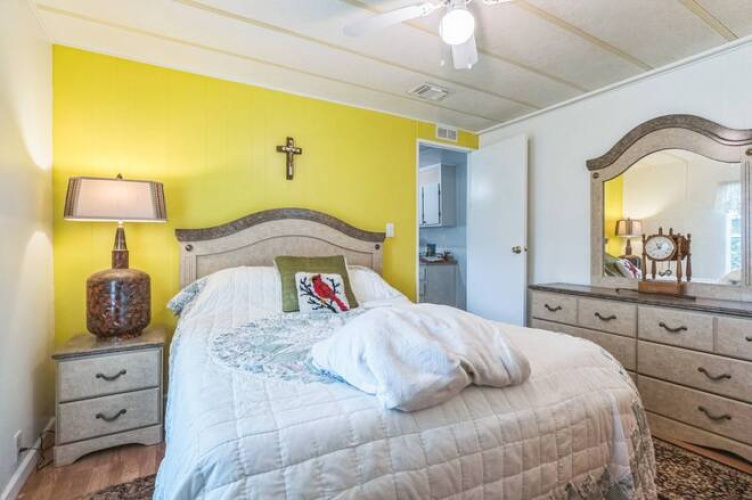 5699 Camelford Dr, Sarasota, Florida 34233, 2 Bedrooms Bedrooms, ,2 BathroomsBathrooms,Mobile/manufactured,For Sale,Camelford Dr,11530314