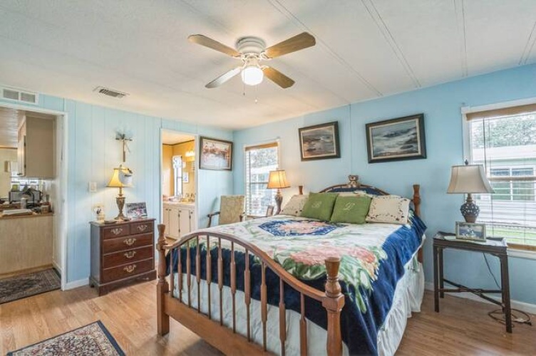 5699 Camelford Dr, Sarasota, Florida 34233, 2 Bedrooms Bedrooms, ,2 BathroomsBathrooms,Mobile/manufactured,For Sale,Camelford Dr,11530314