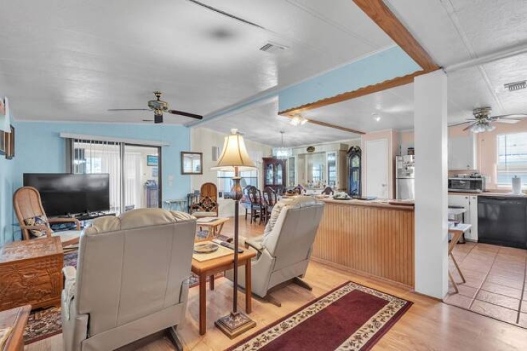 5699 Camelford Dr, Sarasota, Florida 34233, 2 Bedrooms Bedrooms, ,2 BathroomsBathrooms,Mobile/manufactured,For Sale,Camelford Dr,11530314