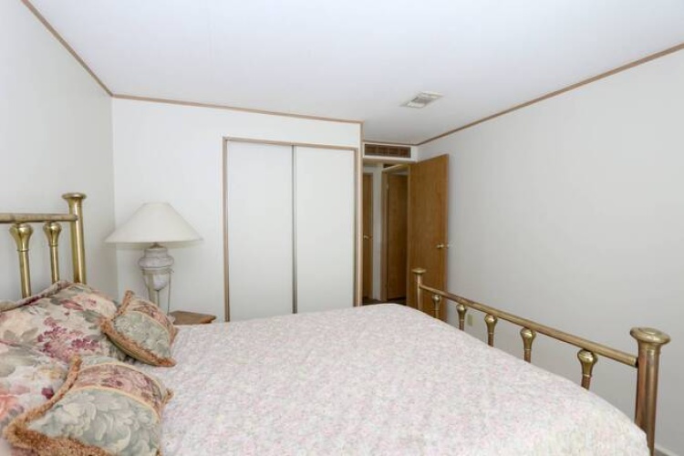 5919 Camelot Dr N, Sarasota, Florida 34233, 2 Bedrooms Bedrooms, ,2 BathroomsBathrooms,Mobile/manufactured,For Sale,Camelot Dr N,11530321