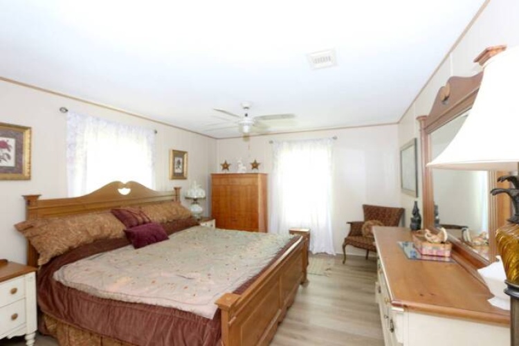 5919 Camelot Dr N, Sarasota, Florida 34233, 2 Bedrooms Bedrooms, ,2 BathroomsBathrooms,Mobile/manufactured,For Sale,Camelot Dr N,11530321