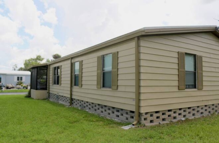 5919 Camelot Dr N, Sarasota, Florida 34233, 2 Bedrooms Bedrooms, ,2 BathroomsBathrooms,Mobile/manufactured,For Sale,Camelot Dr N,11530321