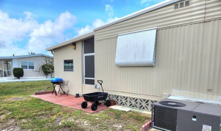 16 Largo Court, Fort Myers, Florida 33908, 8 Rooms Rooms,2 BathroomsBathrooms,Mobile/manufactured,For Sale,Largo Court,11466891