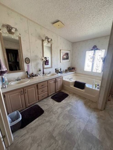 19471 Ravines Ct., North Fort Myers, Florida 33903, 2 Bedrooms Bedrooms, ,2 BathroomsBathrooms,Mobile/manufactured,For Sale,Ravines Ct.,11438458