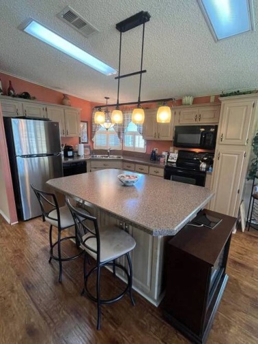 19471 Ravines Ct., North Fort Myers, Florida 33903, 2 Bedrooms Bedrooms, ,2 BathroomsBathrooms,Mobile/manufactured,For Sale,Ravines Ct.,11438458