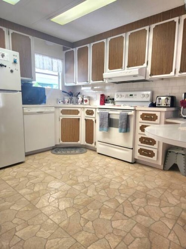 14 Falla Ct., Ft Myers, Florida 33912, 2 Bedrooms Bedrooms, 9 Rooms Rooms,2 BathroomsBathrooms,Mobile/manufactured,For Sale,Falla Ct.,11470985