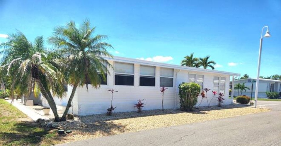 14 Falla Ct., Ft Myers, Florida 33912, 2 Bedrooms Bedrooms, 9 Rooms Rooms,2 BathroomsBathrooms,Mobile/manufactured,For Sale,Falla Ct.,11470985