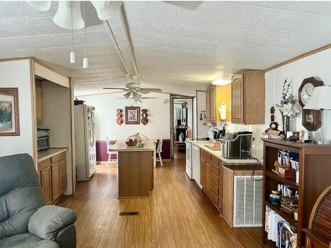 1640 S Scenic Hwy, Frostproof, Florida 33843, 2 Bedrooms Bedrooms, ,2 BathroomsBathrooms,Mobile/manufactured,For Sale,S Scenic Hwy,11435308