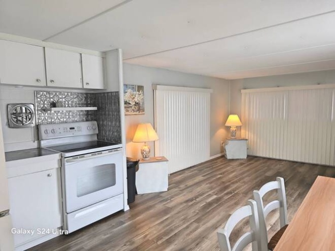 8705 South Tamiami trail., Sarasota, Florida 34238, 1 Bedroom Bedrooms, 5 Rooms Rooms,1 BathroomBathrooms,Mobile/manufactured,For Sale,South Tamiami trail.,11413190