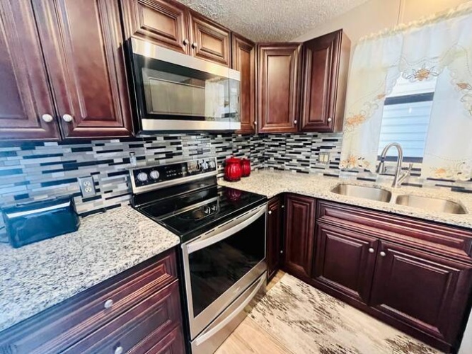 28 Ultimo Ct., Fort Myers, Florida 33908, 2 Bedrooms Bedrooms, ,2 BathroomsBathrooms,Mobile/manufactured,For Sale,Ultimo Ct.,11461627