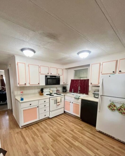 3048 Vine Lane, Sebring, Florida 33870, 2 Bedrooms Bedrooms, ,2 BathroomsBathrooms,Mobile/manufactured,For Sale,Vine Lane,11477085