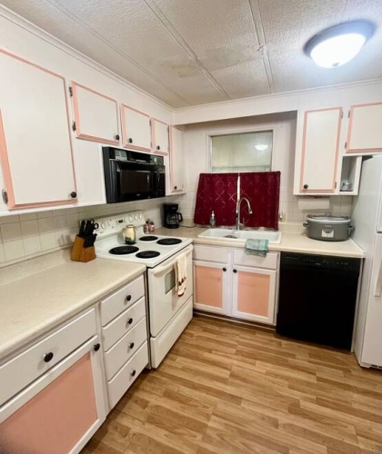 3048 Vine Lane, Sebring, Florida 33870, 2 Bedrooms Bedrooms, ,2 BathroomsBathrooms,Mobile/manufactured,For Sale,Vine Lane,11477085