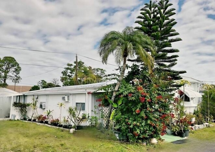 8705 S Tamiami Tr, 1st lot 43, Sarasota, Florida 34238, 1 Bedroom Bedrooms, ,1 BathroomBathrooms,Mobile/manufactured,For Sale,S Tamiami Tr, 1st lot 43,11348134