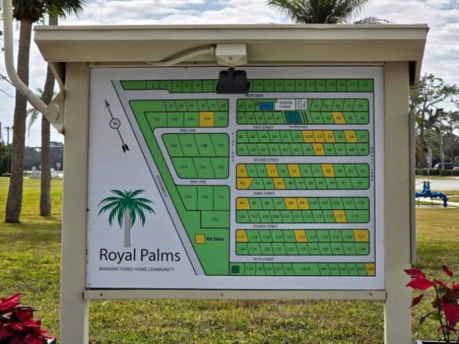 8705 S Tamiami Tr, 1st lot 43, Sarasota, Florida 34238, 1 Bedroom Bedrooms, ,1 BathroomBathrooms,Mobile/manufactured,For Sale,S Tamiami Tr, 1st lot 43,11348134