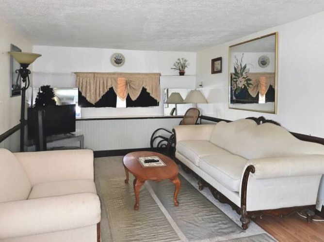 8705 S Tamiami Tr, 1st lot 43, Sarasota, Florida 34238, 1 Bedroom Bedrooms, ,1 BathroomBathrooms,Mobile/manufactured,For Sale,S Tamiami Tr, 1st lot 43,11348134