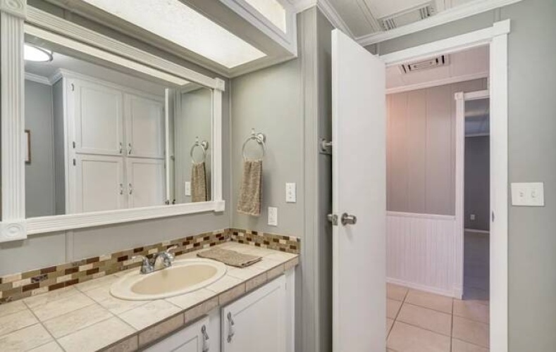 9883 Tamarron Ct., North Fort Myers, Florida 33903, 2 Bedrooms Bedrooms, ,2 BathroomsBathrooms,Mobile/manufactured,For Sale,Tamarron Ct.,11347452