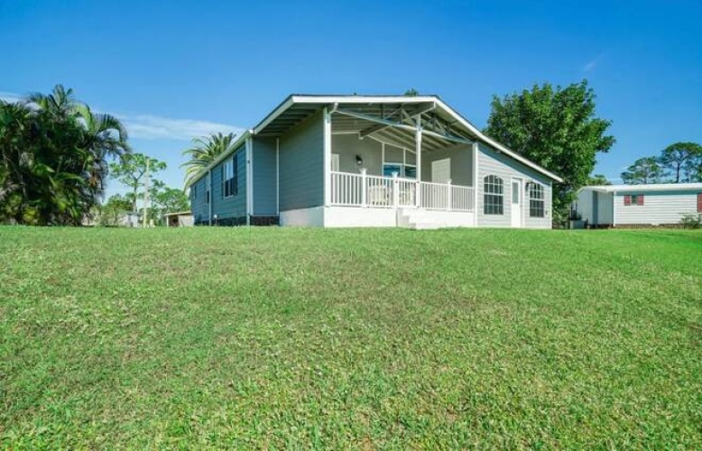9883 Tamarron Ct., North Fort Myers, Florida 33903, 2 Bedrooms Bedrooms, ,2 BathroomsBathrooms,Mobile/manufactured,For Sale,Tamarron Ct.,11347452