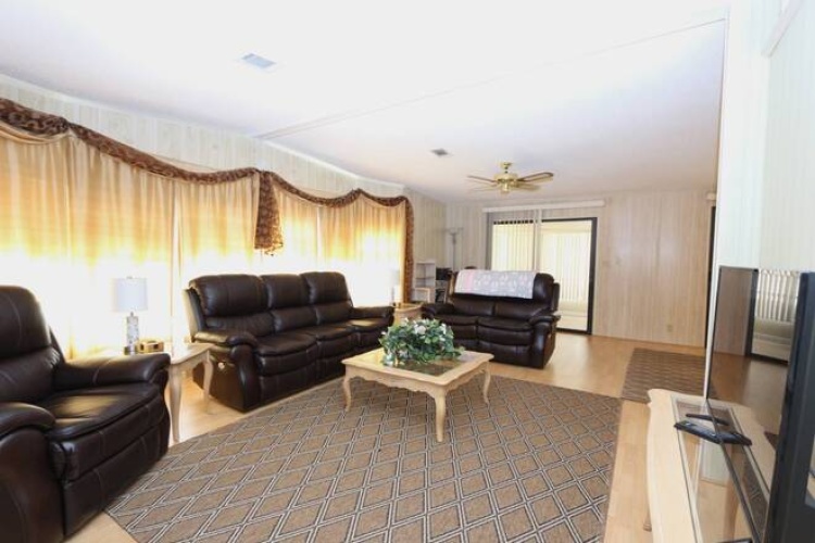 5283 Camelot Dr E, Sarasota, Florida 34233, 2 Bedrooms Bedrooms, ,2 BathroomsBathrooms,Mobile/manufactured,For Sale,Camelot Dr E,11341982