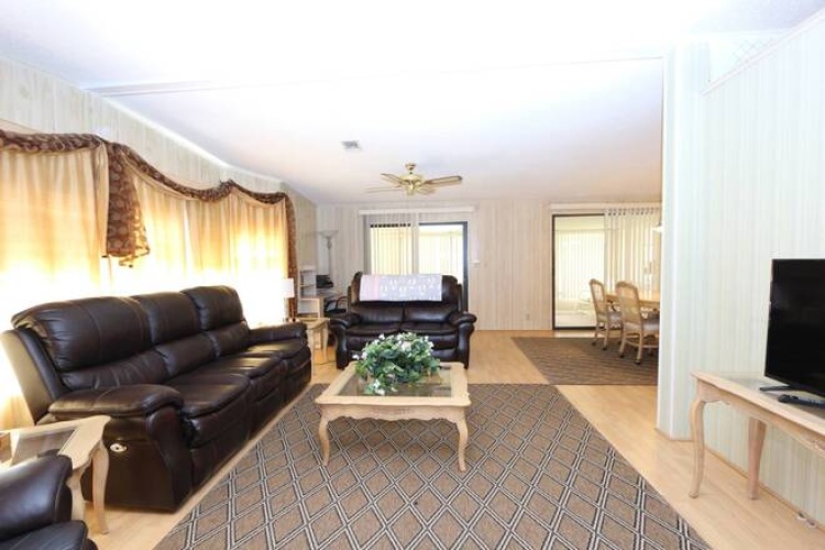 5283 Camelot Dr E, Sarasota, Florida 34233, 2 Bedrooms Bedrooms, ,2 BathroomsBathrooms,Mobile/manufactured,For Sale,Camelot Dr E,11341982