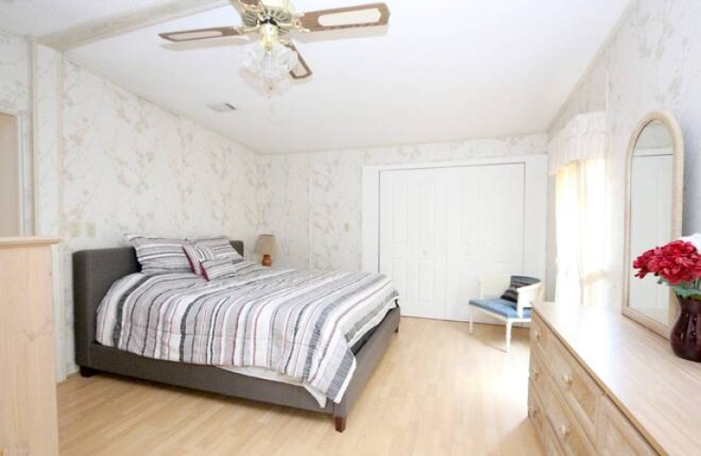 5283 Camelot Dr E, Sarasota, Florida 34233, 2 Bedrooms Bedrooms, ,2 BathroomsBathrooms,Mobile/manufactured,For Sale,Camelot Dr E,11341982