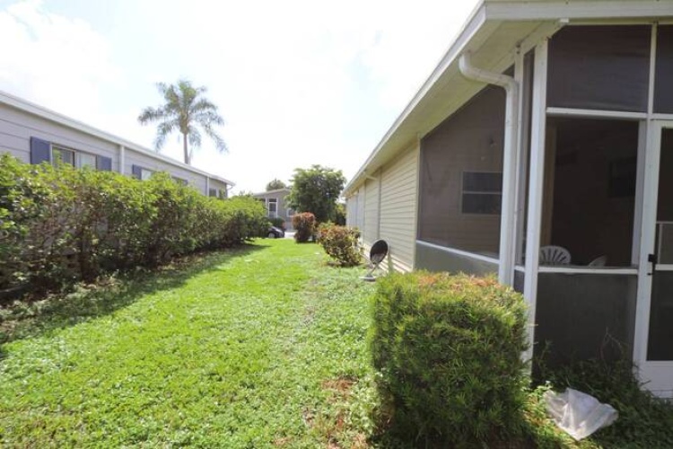 5283 Camelot Dr E, Sarasota, Florida 34233, 2 Bedrooms Bedrooms, ,2 BathroomsBathrooms,Mobile/manufactured,For Sale,Camelot Dr E,11341982