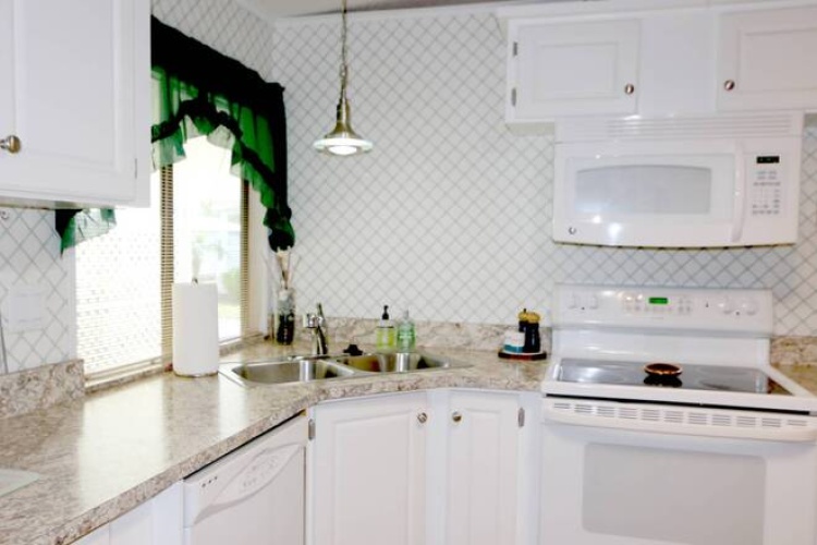 5283 Camelot Dr E, Sarasota, Florida 34233, 2 Bedrooms Bedrooms, ,2 BathroomsBathrooms,Mobile/manufactured,For Sale,Camelot Dr E,11341982