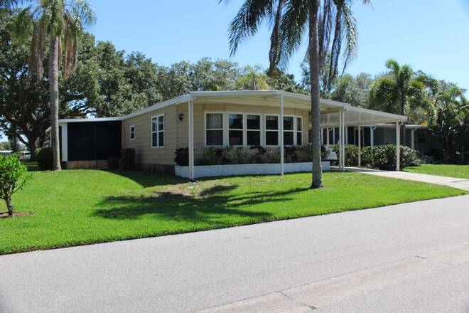 5918 Brigadoon Way, Sarasota, Florida 34233, 2 Bedrooms Bedrooms, ,2 BathroomsBathrooms,Residential,For Sale,Brigadoon Way,11118927